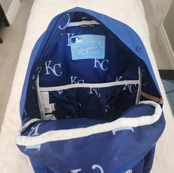 Back pack - Picture 3 of 6